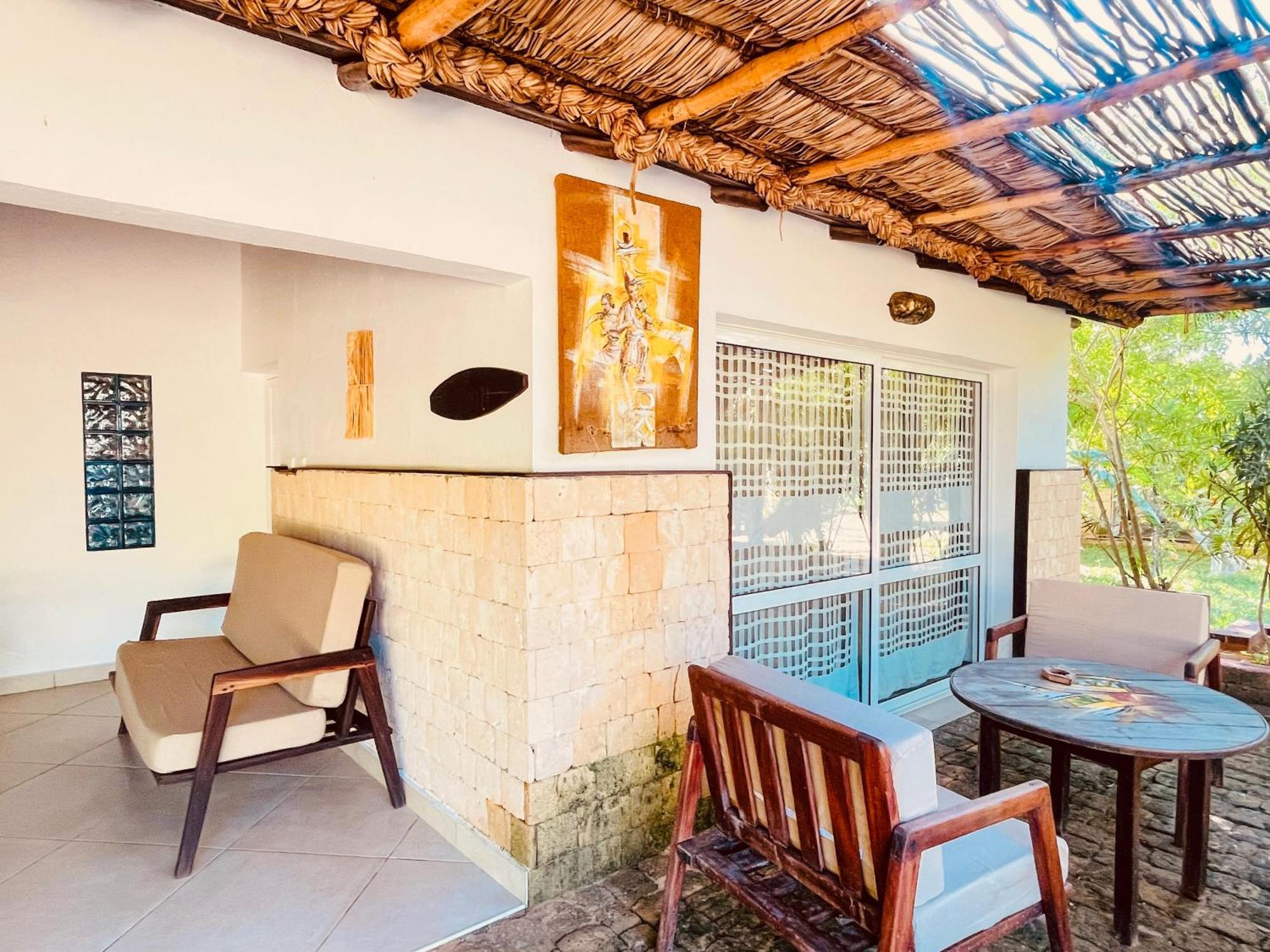 Vovo Telo Lodge Toliara Kültér fotó