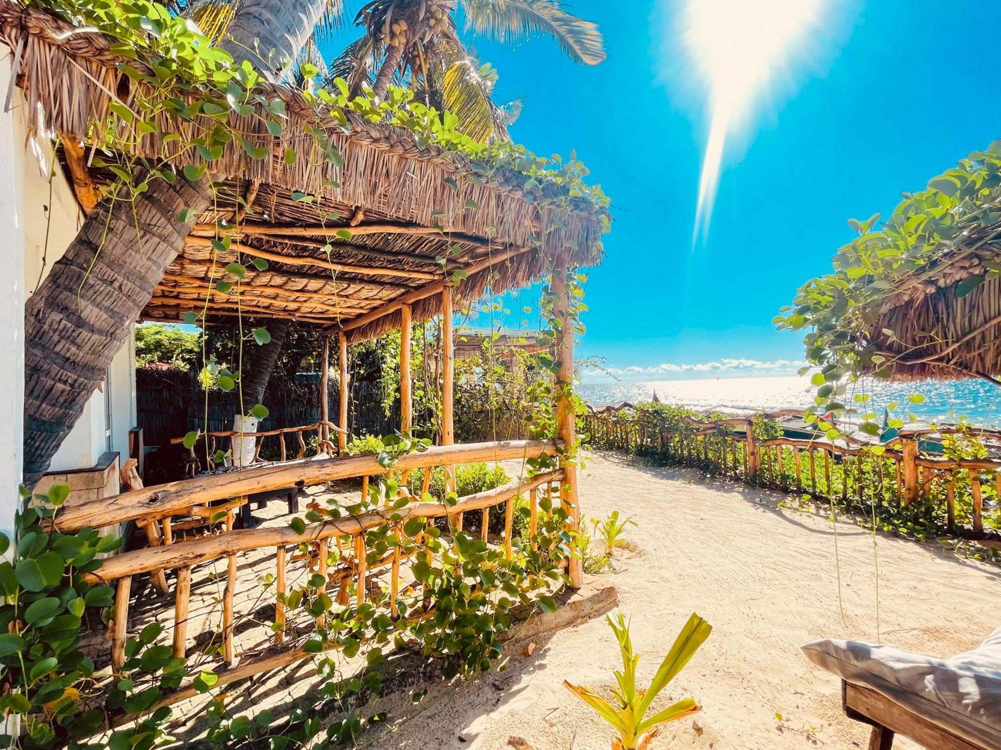 Vovo Telo Lodge Toliara Kültér fotó