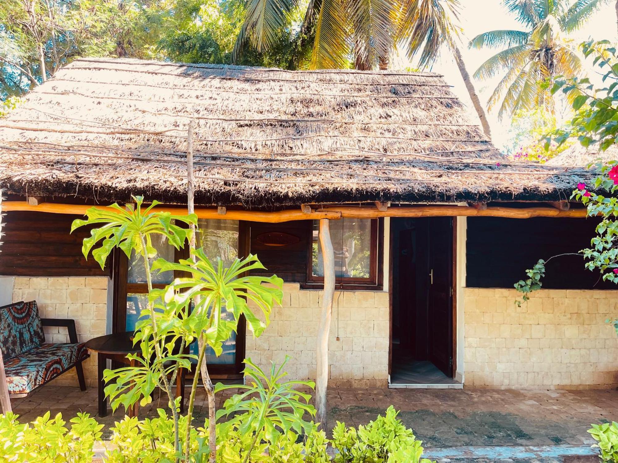 Vovo Telo Lodge Toliara Kültér fotó