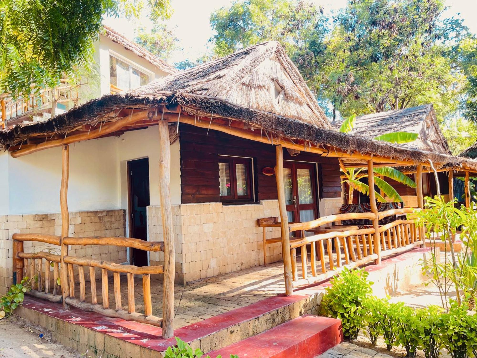 Vovo Telo Lodge Toliara Kültér fotó